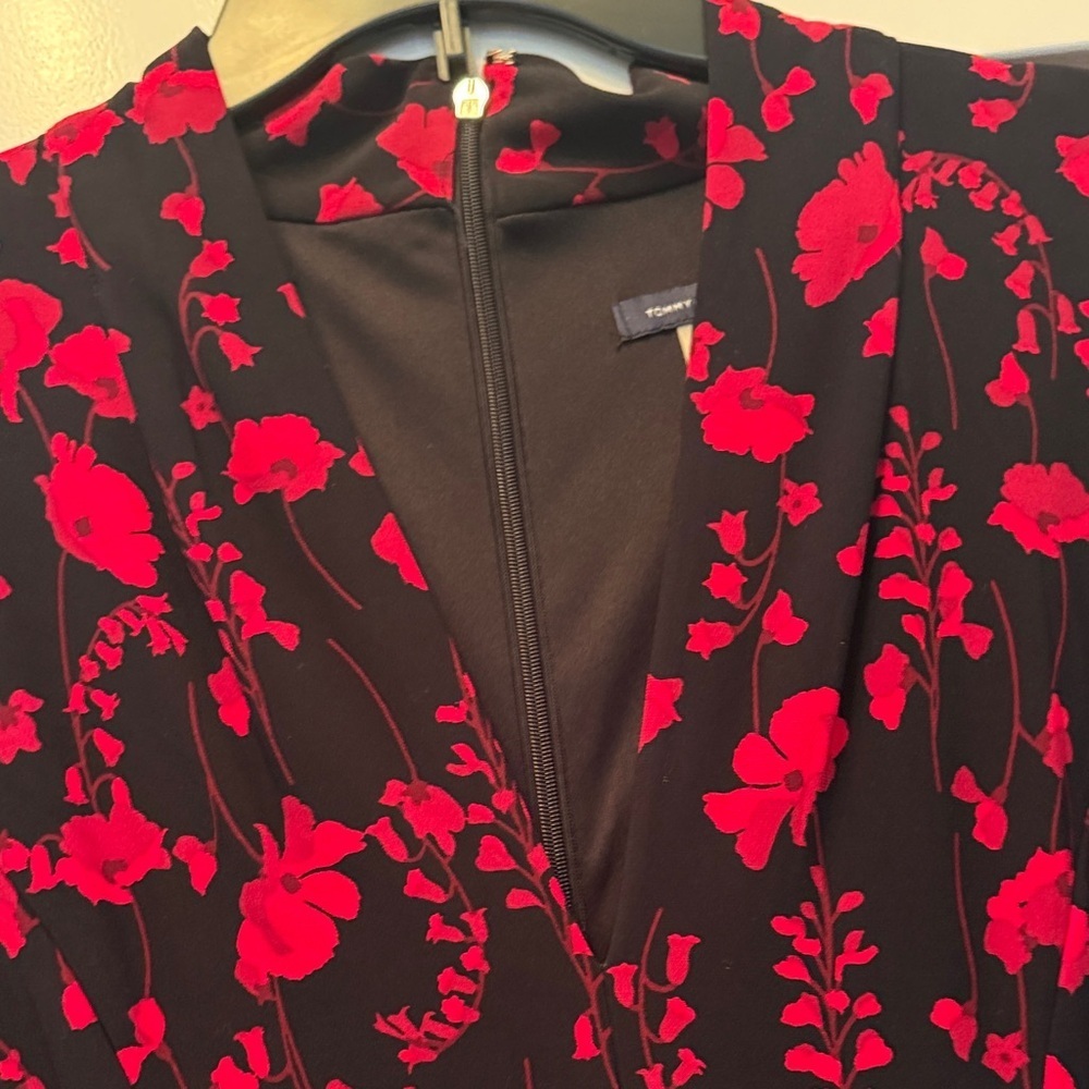 Elegant Red Floral Dress - Picture 3 of 7